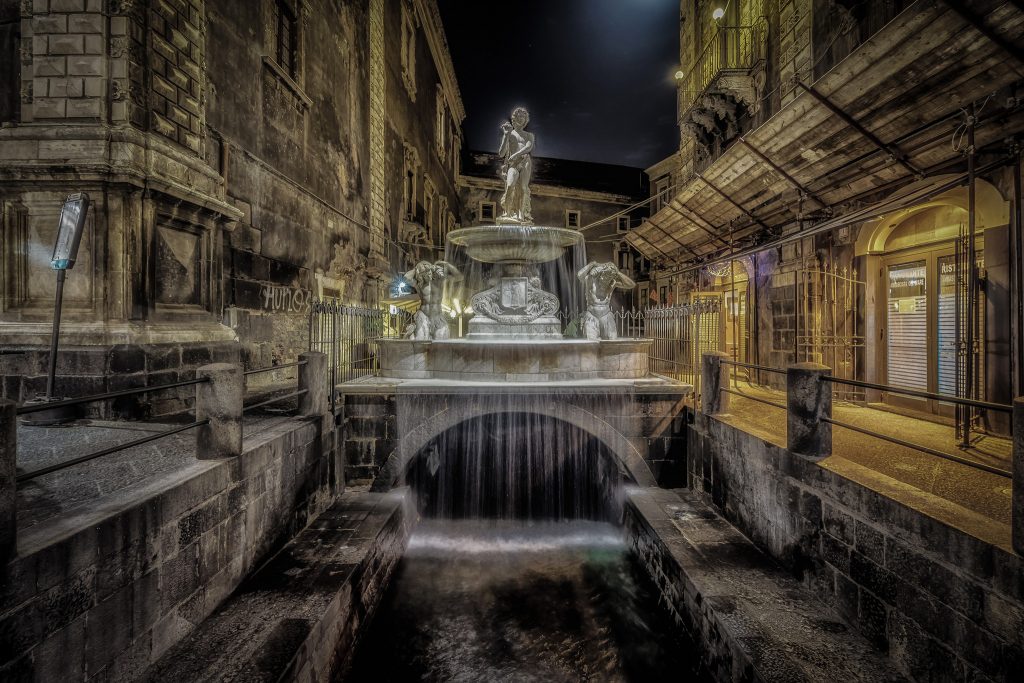 Fontana dell'Amenano din Catania, Sicilia